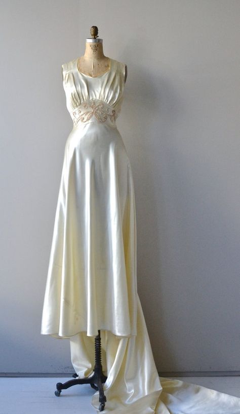 1930 Wedding Dress, 1930 Wedding, 1930s Wedding Gown, 1930s Wedding Dress, 1930s Wedding, Spring Wedding, Wedding Gown, Dressmaking, Wedding Inspo