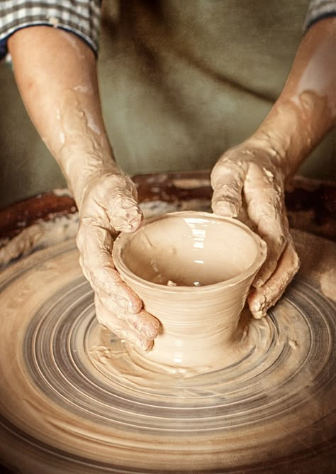 Marrakech - Pottery & Ceramics Workshop. Come join us on this true cultural immersion in one of Morocco's oldest handicraft heritage, pottery of Marrakesh. Let’s discover the true authentic side of the pottery, through the eyes of a local Master located known as “Maallam” you will take the advantage to live and explore their experiences, Knowledge, mastery and skills on this Moroccan treasure. We will guide you step by step, with casting, training course and turning techniques to wan Ceramics Workshop, Moroccan Pottery, Moroccan Tea, Artisan Tea, Unique Pottery, Pottery Workshop, Ceramic Workshop, Pottery Classes, Pottery Wheel