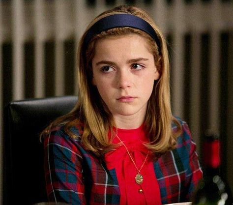 The young actress who plays Sally Draper admittedly never watched one episode that she appeared in #madmen Sally Draper, Betty Draper, Mad Men Fashion, Don Draper, Jon Hamm, Kiernan Shipka, Entertainment Tonight, Child Actors, Mad Men