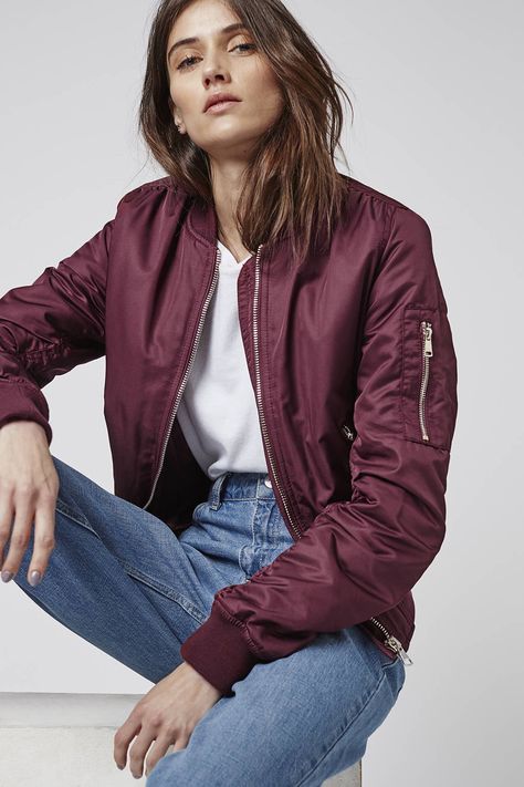 SHOP: 21 Cheap Bomber Jackets to Buy Now @stylecaster #trending #shop Burgundy Bomberjack Outfit, Burgundy Jacket Outfit, Burgundy Jacket, Stefan Janoski, Bomber Jackets, Inspired Outfits, Looks Style, Mode Inspiration, White Tee