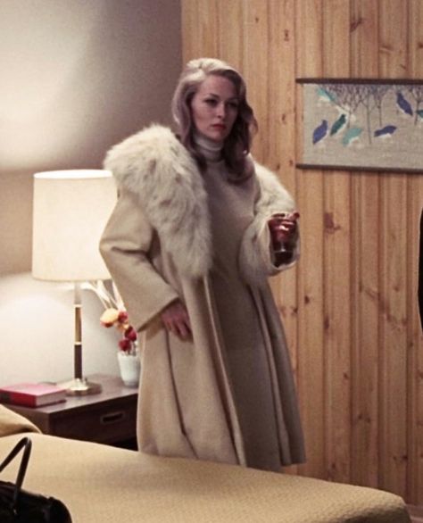 Venus In Capricorn, What Should I Wear Today, Faye Dunaway, What Should I Wear, Vintage Icons, 1970s Fashion, Classy Women, Hollywood Stars, 70s Fashion