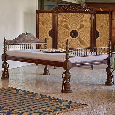 Bidri Work, Restaurant Furniture Design, Indian Bed, Wooden Cot, Indian Room, Wood Bed Design, India Home Decor, Antique Bedroom, Royal Furniture