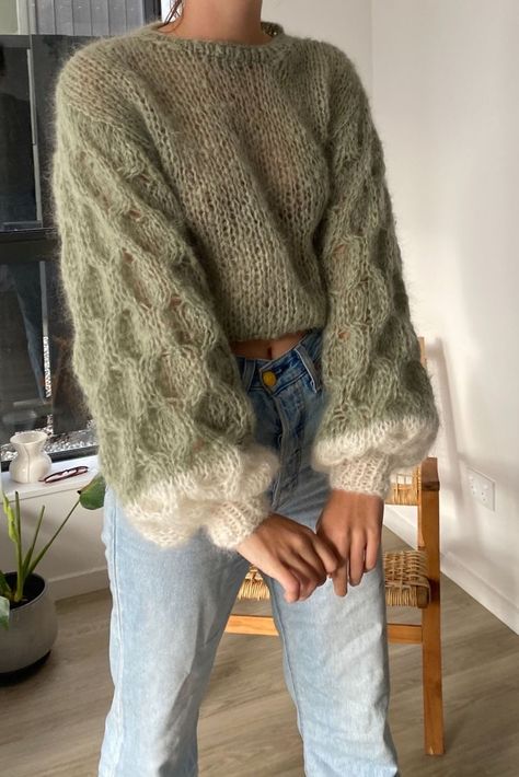 Chunky Mohair Sweater, Mohair Sweater Outfit, Monday Journal, Sage Sweater, Cast On Knitting, Pull Mohair, Sweater And Jeans, Knitting Kit, Cable Knitting