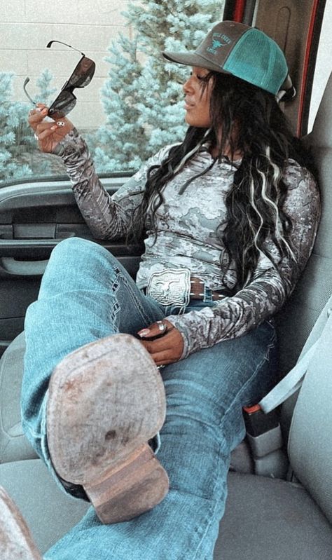 Country Girl Aesthetic Black Women, Black Country Girl Outfits, Black Country Girl Aesthetic, Country Black Women Aesthetic, Country Outfit Black Women, Black Country Girl, Hunting Outfits For Women, Punchy Western Outfits, Rodeo Fits