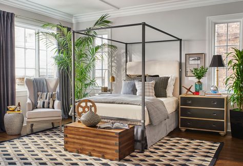 Flipping Out’s Jeff Lewis Shares Interior Design Ideas for Every Room Photos | Architectural Digest Jeff Lewis Bedroom Design, Jeff Lewis Design, Iron Canopy Bed, Jeff Lewis, Matching Furniture, Four Poster, Dreamy Bedrooms, Interior Design Ideas, Bed Room