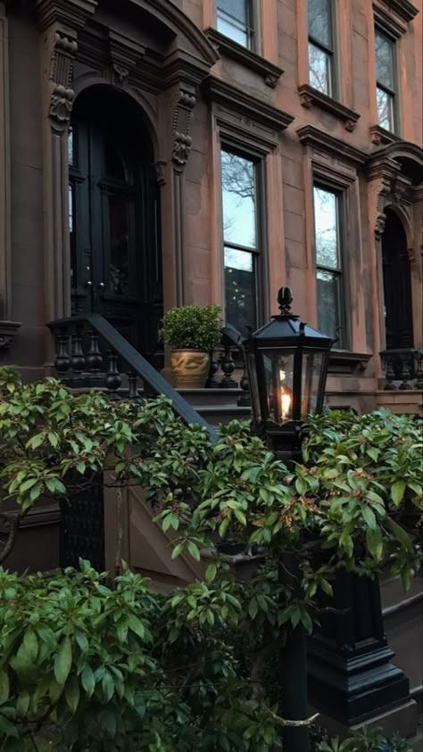 Boston Apartment Exterior, New York Townhouse Aesthetic, Nyc Brownstone Exterior, Brownstone Aesthetic, Nyc Brownstone, New York Brownstone, New York Townhouse, Boston Apartment, Home Nyc