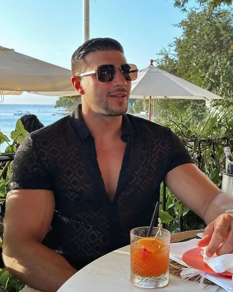 Tommy Fury Net Worth, Income Fury Haircut, Tommy Fury, Love Island Contestants, Boxing Ring, Ballroom Dancer, Professional Boxer, Tyson Fury, Me And Bae, Video Advertising