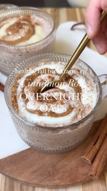 Christine McMichael on Instagram: "CINNAMON ROLL OVERNIGHT OATS ✨With 14g of protein! Made with gluten-free oats and maple syrup for a refined sugar-free treat, this healthy breakfast has been one of my favorites lately. Mix the oats in just 5 minutes, store them overnight, and enjoy in the morning! Every bite is full of light, fluffy, creamy cinnamon roll oatmeal deliciousness! ⠀⠀⠀⠀⠀⠀⠀⠀⠀ >> Comment “Cinnamon Roll” to get the recipe link in your DM’s! ✨ ⠀⠀⠀⠀⠀⠀⠀⠀⠀ Here’s what you’ll love about these easy oats: ⠀⠀⠀⠀⠀⠀⠀⠀⠀ 5 Minute Prep Time – It doesn’t get any easier than that. Just stir them in these jars and refrigerate overnight! ⠀⠀⠀⠀⠀⠀⠀⠀⠀ Healthy Ingredients – Just 7 healthy ingredients in this easy recipe. ⠀⠀⠀⠀⠀⠀⠀⠀⠀ Gluten-Free/Refined Sugar-Free – They can also easily be made dairy-fre Cinnamon Roll Overnight Oats, Cinnamon Roll Oatmeal, Sugar Free Treats, Fall Breakfast, Healthy Fall, Healthy Ingredients, Gluten Free Oats, Drink Ideas, Refined Sugar Free