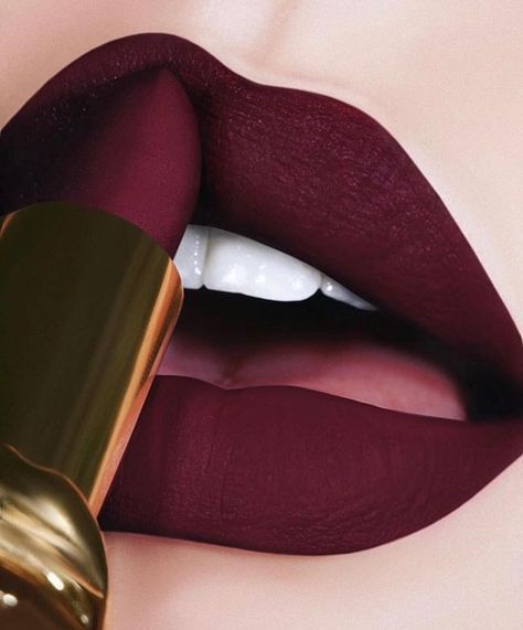 Photo credit: @rebellebeautyx Maquillage Kylie Jenner, Trendy Lipstick, Winter Lip Color, Lipstick Tattoos, Lipstick Dark Red, Burgundy Lipstick, Matte Lipstick Shades, Drugstore Lipstick, Lipsense Lip Colors