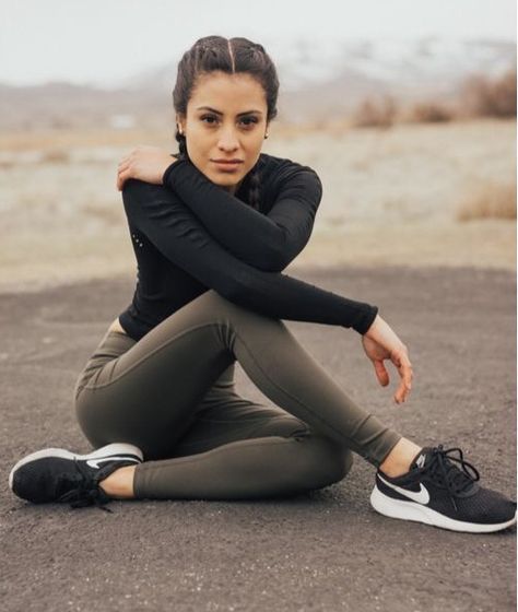 Outdoor Fitness Photoshoot, Fitness Photoshoot Poses, Workout Photoshoot, Fitness Portrait, Gym Photoshoot, Modele Fitness, Cute Workout Outfits, Fitness Photoshoot, Fitness Photos