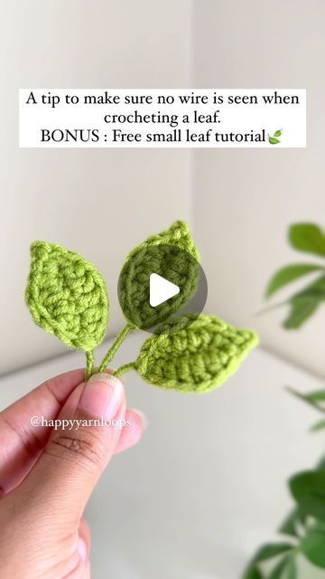 Crochet Leaves Tutorial, How To Crochet Leaves, Knit Tutorials, Crochet Wire, Hide Wires, Crochet Tips, Crochet Leaves, Crochet Daisy, Wire Crochet