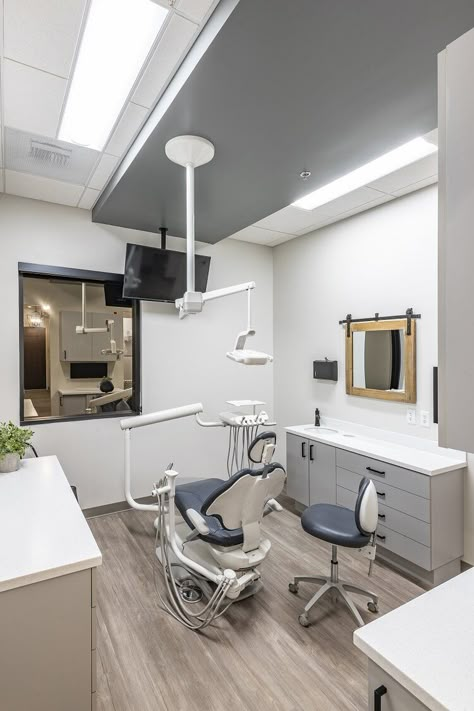 Dental Cabinet Design Ideas, Dental Cabinets Design, Dental Room Design, Dental Operatory Decor, Dental Office Operatory, Dental Operatory Design, Blue Dental Clinic, Clinic Plan, Dentist Room