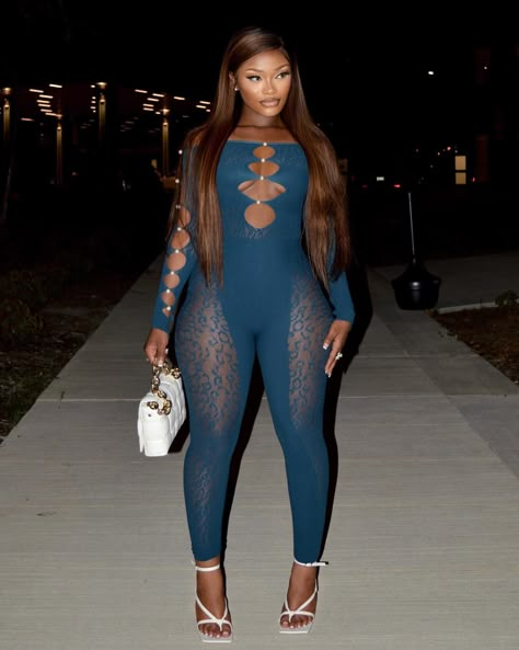 Read My Curves 💋⁠ 🔎 Sierra Seamless Jumpsuit | Instagram Sierra Seamless Jumpsuit, Lace Jumpsuit Outfit Black Women, Birthday Jumpsuit Outfits, Jumpsuit Outfit Black Women, Bestie Flicks, Jumpsuit Outfit Black, Walking Aesthetic, Seamless Jumpsuit, Club Jumpsuit