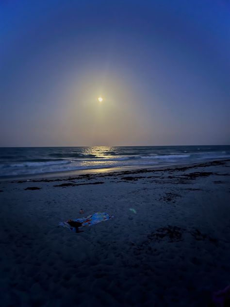 beach, water, waves, sand, nighttime, night, florida, aesthetic, cocoa beach, travel Cocoa Beach Florida Night, Nighttime Beach Aesthetic, Nighttime Beach, Florida Night, Florida Aesthetic, Cocoa Beach Florida, Beach Water, Cocoa Beach, Water Waves