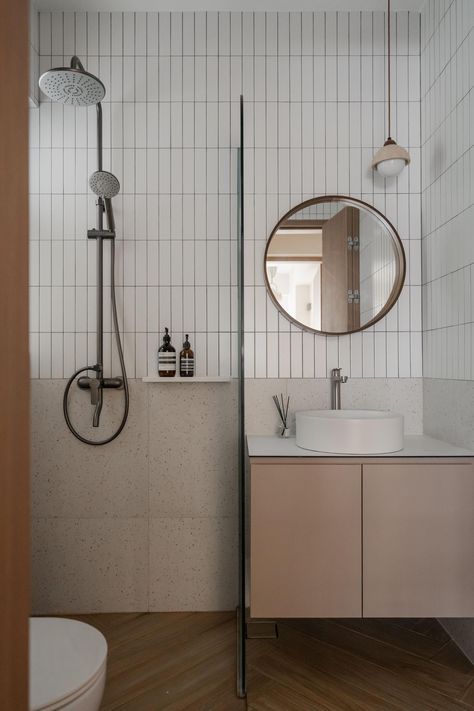 Tampines GreenCourt (Block 633B) | HDB (2023) by Key Concept | Qanvast Small Hdb Toilet Design, Hdb Bathroom Ideas, Wabi Sabi Toilet, Scandinavian Toilet, Bto Toilet, Hdb Toilet, Small Toilet Design, Common Bathroom, Japandi Bathroom