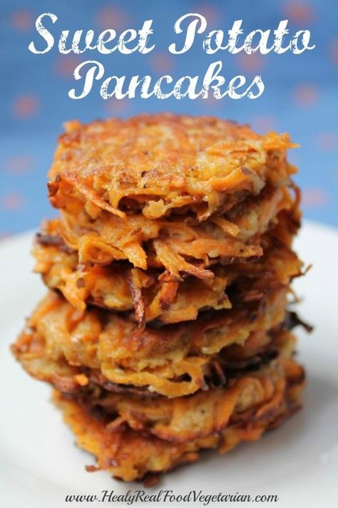 Sweet Potato Pancakes @ Healy Eats Real #sweet #potato #pancakes #paleo Sweet Potato Latkes Easy, Sweet Potato Latkes, Sweet Potato Hash Browns, Frittata Muffins, Paleo Thanksgiving, Potato Pancake, Thanksgiving Brunch, Gluten Free Sweet Potato, Potato Latkes