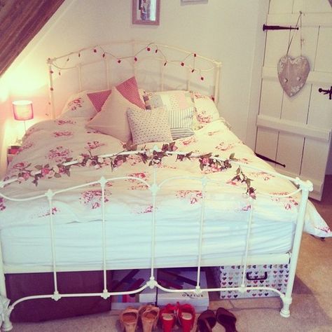 na-tur-al:  following back similar blogs Zoella Bedroom, Zoella, Girly Room, Closet Door, Deco Boheme, Dream Rooms, Girls Room Decor, Home N Decor, Dream Bedroom