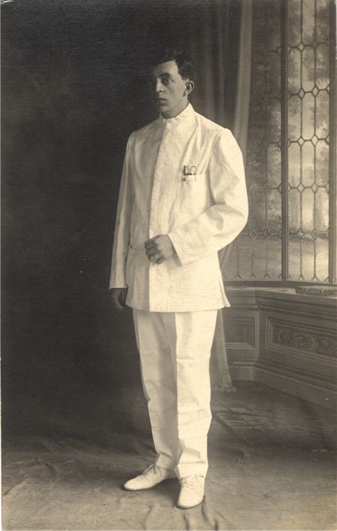 A male nurse in his nursing uniform stands for a portrait, United States, ca. 1910. Pictures of Nursing: The Zwerdling Postcard Collection. National Library of Medicine Medicine Clothes, Victorian Doctor, Nursing Student Humor, Radiology Humor, Pith Helmet, White Uniform, Doctor Costume, Doctor Outfit, Happy Nurses Week