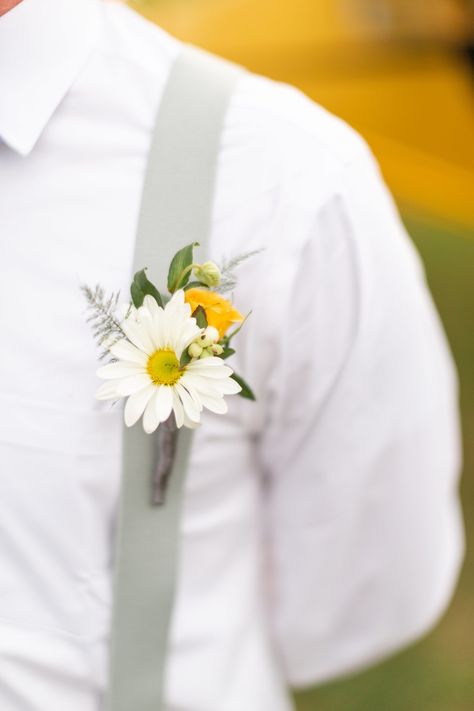 Spring Boutonniere with Daisy and Yellow Rose. Photo by Torianna Brooke Photography. Yellow Rose Wedding Theme, Boutonniere Wedding Spring, Daisy Buttonhole, Yellow Daisies Wedding, Yellow Buttonholes Wedding, Wedding Daisies, Daisy Boutonniere Grooms, Gerbera Daisy Boutonniere, Spring Boutonniere