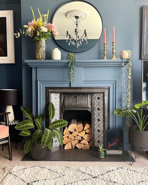 Edwardian Living Room, Mantlepiece Decor, Edwardian Fireplace, Living Room Fireplace, Victorian Living Room, Fireplace Mantle Decor, Rooms Design, Victorian Fireplace, Old Fireplace