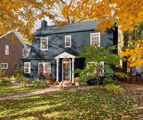 18 Colonial Houses with Classic Looks and Enduring Charm Colonial House Exteriors, Brick Siding, House Shutters, Modern Colonial, Colonial Exterior, Miller Homes, French Style Homes, Colonial Style Homes, Mediterranean Style Homes