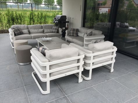 Pvc Patio Furniture, Diy Patio Chair, Pipe Furniture Diy, Pvc Pipe Furniture, Pvc Furniture, Cheap Patio Furniture, Modern Outdoor Sofas, Making Furniture, Pvc Projects