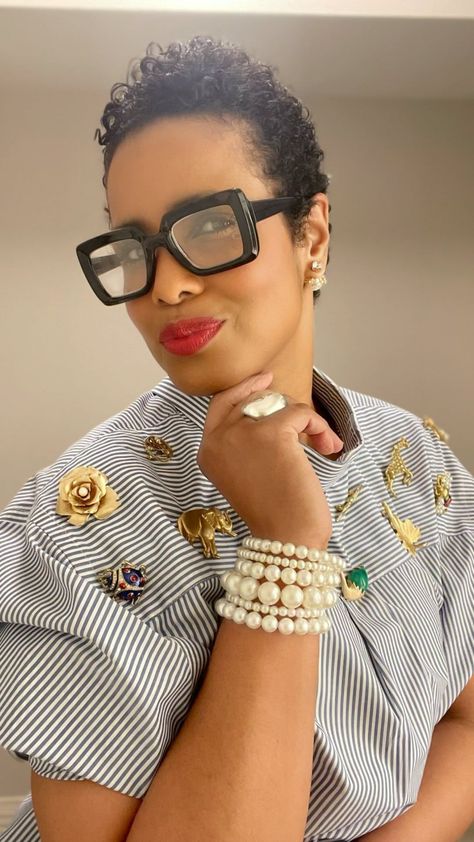 Bengela Holmes | I gotta work with this one a bit more. But I like where it’s going. What do you think? All brooched out!!!☺️ #unwastedresale #brooches… | Instagram Broach Outfit Style, How To Wear A Broach Ideas, Ways To Wear A Brooch, Outfits With Brooches, How To Wear A Brooch Ideas, Brooch Outfit Ideas, Wearing A Brooch Style, Thrift Store Diy Clothes, This Girl Can