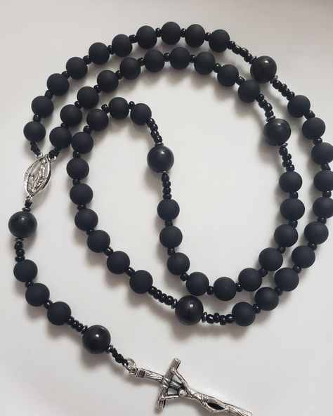 Black Rosary, Rosary, Diy Ideas, All Black, Beaded Necklace, Black, Craft Ideas, Rosario, All Blacks