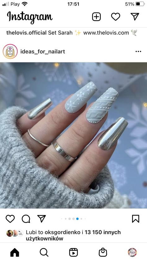 Grey Holiday Nails, Grey Sweater Nails Designs, Christmas Nails Grey And White, Gray Sweater Nails, Chrome Sweater Nails, Nails Efecto Sueter, Gray Festive Nails, Grey Christmas Nails, Nail Noel