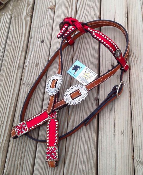 Magics Custom Tack Metallic red blingy headstall with sunflower conchos Www.magicscustomtack.com barrel racing rodeo horse riding tack dog cat collars leatherwork mounted shooting Barrel Racing Outfits, Bling Horse Tack, Equestrian Clothes, English Saddles, Mounted Shooting, Red Mules, English Tack, Paint Leather, Barrel Racing Tack