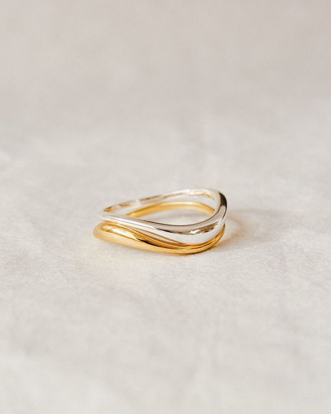 Ready, set, gift with our nestable stacking ring set: two sculptural rings ready to make waves. This set includes two Flow Rings, each in your choice of metal, in a gift-ready box. Sculptural Rings, Sculptural Ring, Mixed Metal Rings, Cute Engagement Rings, Layered Rings, Carved Ring, Stacking Ring Set, Make Waves, Gold And Silver Rings