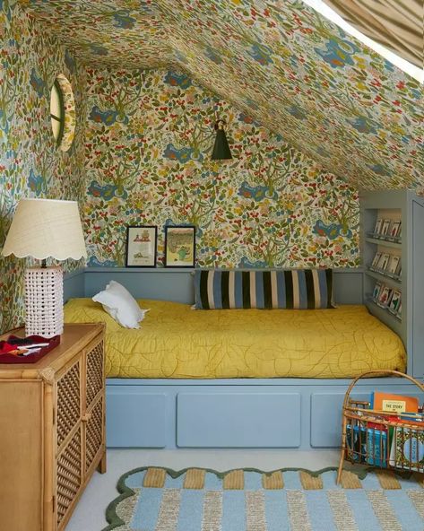 Loft Ceiling Bedroom, Studio Attic Apartment, Attic Playroom Ideas Sloped Ceiling Slanted Walls, Attic Sewing Room Sloped Ceiling, Low Ceiling Room Ideas, Slanted Wall Ideas, Attic Bedroom Paint Ideas, Kids Room Attic, Small Loft Room Ideas