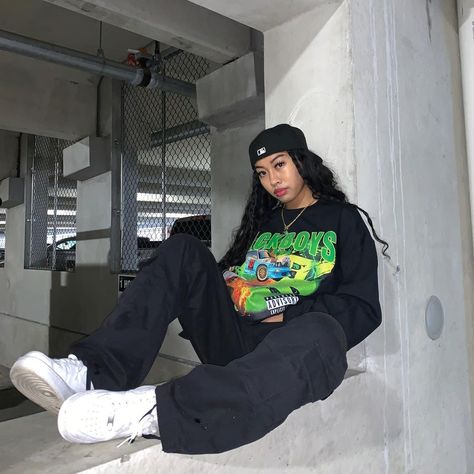 Cailey ♡ on Instagram: “worry abt checks 🤑 @rocky.drip” Bruh Girl Outfits, Looks Hip Hop, Streetwear Girl, Streetwear Inspo, Skater Girl Outfits, Tomboy Outfits, Tomboy Style Outfits, Streetwear Fashion Women, Teenager Outfits