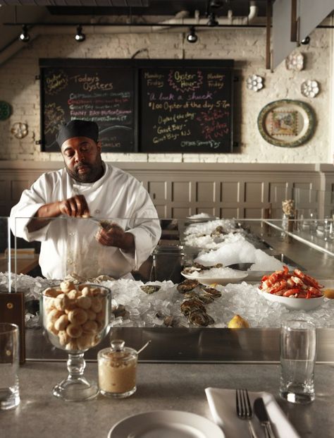 Long Live The American Oyster Bar – Food Republic Seafood Restaurant Design, Seafood Display, Oyster Bar Restaurant, Fish Display, Luxury Restaurant Interior, Fish Sushi, Fish Bar, Seafood Bar, Seafood House