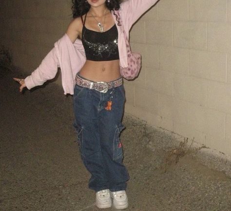 y2k aesthetic outfit 00s Mode, 2000s Outfit, Girl Time, Outfits 2000s, 2000s Outfits, 2000s Fashion Outfits, Looks Street Style, Y2k Outfits, Swaggy Outfits