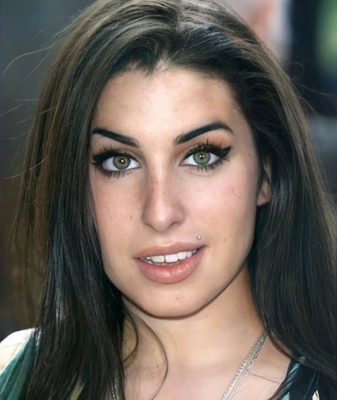 Amy Winehouse Black, Amy Wine, Amy Winehouse Style, Amazing Amy, I Knew It, Amy Winehouse, Female Singers, Fav Celebs, Back To Black