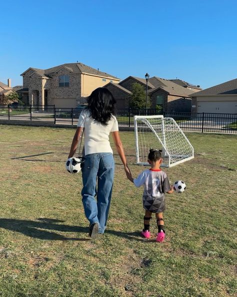 Officially in my soccer mom era 🥹⚽️ Soccer Mom Aesthetic, Dad Aesthetic, Soccer Moms, Mom Aesthetic, Mom Pictures, Regina George, Mom Era, Jane Seymour, Friend Group