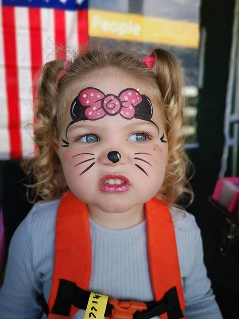 Minnie Mouse Face Paint Halloween, Minnie Mouse Halloween Makeup, Mouse Halloween Makeup, Minnie Mouse Face Paint, Minnie Mouse Face Painting, Mouse Face Paint, Face Paint Halloween, Paint Halloween, Minnie Mouse Halloween