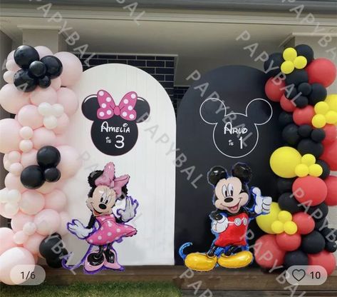 Mickey And Minnie Party Decorations, Twin Baby Birthday, Double Birthday Parties, Minnie Mouse Birthday Theme, Mickey And Minnie Cake, Twin Birthday Cakes, Minnie Mouse Birthday Decorations, Twin Birthday Parties