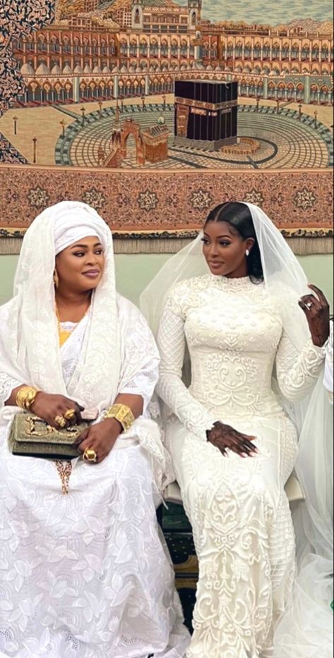 Wedding Bazin Style, Senegalese Bride, Senegalese Wedding Dresses, White African Wedding Dress, Senegalese Wedding, Nikkah Dress Muslim, Wedding Dress Black Women, Extravagant Wedding Dresses, Hijab Wedding Dresses