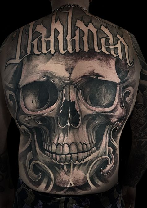 Back Skull Tattoo, Skull Back Tattoo, Painless Tattoo, Minimalist Tattoo Ideas, Back Tattoos For Guys, Tattoo Desings, Body Is A Temple, Tattoo Work, Back Tattoos