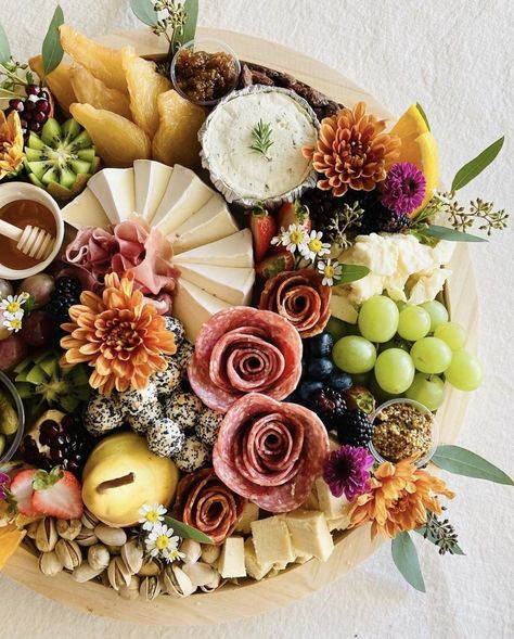 Upscale Charcuterie Board, Party Trays Ideas Food Platters Catering, Whimsical Charcuterie Board, Round Charcuterie Table, Engagement Party Charcuterie Board, Bridal Charcuterie, Fancy Cheese Board, Cheese Platter Presentation, Grazing Food