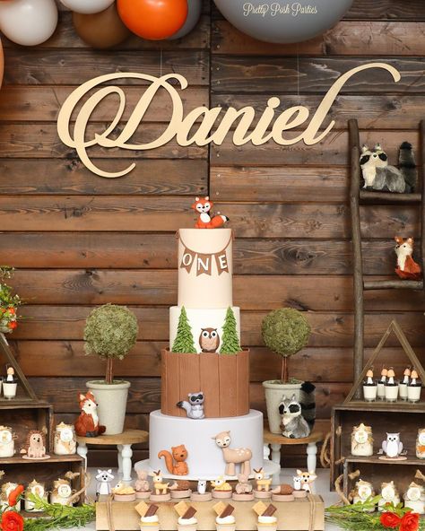 If this isn’t the most amazing Woodland Animal Birthday, I don’t know what is!  Event Design/Coordinatio Woodland Party Theme, Woodland Animal Birthday, Sweet Station, Woodland Birthday Party, Kids Themed Birthday Parties, Woodland Birthday, Animal Birthday Party, Cake Display, Posh Party