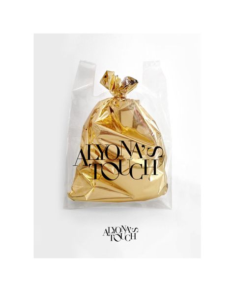 Gold Packaging Design, Gold Packaging, Paper Bag Design, Clear Packaging, Bottle Label Design, Clothing Packaging, Plastic Foil, Fashion Packaging, Creative Package