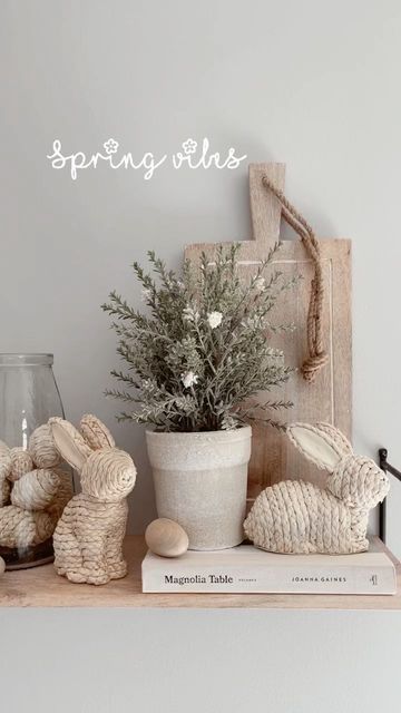 Easter Neutral Decor, Neutral Easter Decor Ideas, Spring Decor 2024, Boho Easter Decor, Vintage Spring Aesthetic, Neutral Spring Decor, Color Palette Vintage, Neutral Easter Decor, Easter Hosting