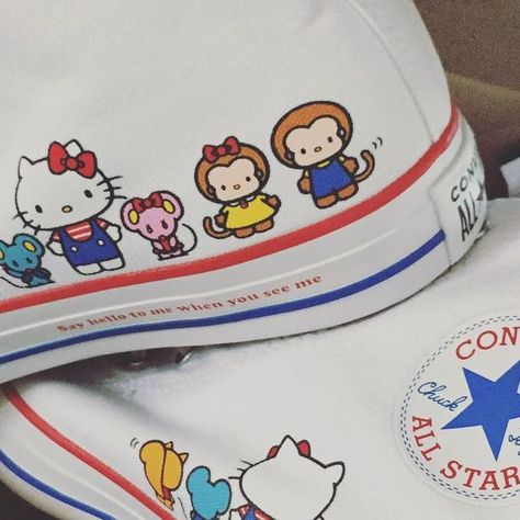 Sanrio Converse, Jerrod Maruyama, Painted Converse, Pretty Clothing, Nike Shoes Girls, Clothing Ideas, Converse Shoes, Say Hello, Pretty Outfits