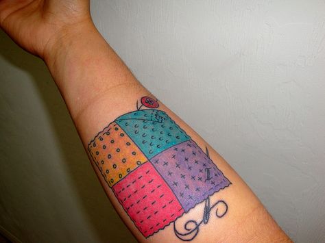 @Sue Gifford Gemini's Quilt Tattoo! Awesome! #sewing tattoo #quilting tattoo Quilt Tattoo Ideas, Quilting Tattoo, Sewing Tattoo Design, Sewing Tattoo, Quilt Tattoo, Unique Tattoos Black Women, Sewing Tattoos, Patchwork Tattoo Ideas, Crafty Gemini