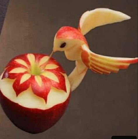 Edible Fruit Arrangements, Fruit Creations, Snarky Humor, Decorações Com Comidas, Fruit Animals, Food Sculpture, Amazing Food Decoration, Fruit And Vegetable Carving, Mouse Trap