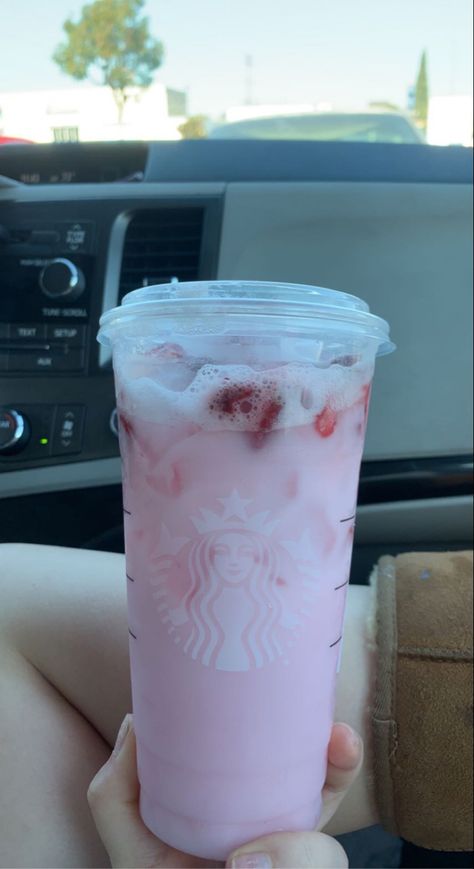 starbucks venti pink drink, food, asethetic Food Asethetic Pics, Venti Pink Drink, Starbucks Pics, Pink Drink Starbucks, Starbucks Pink Drink, Iced Starbucks Drinks, Starbucks Coffee Drinks, Alcohol Party, Starbucks Refreshers