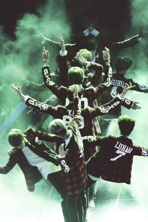 the EXO tree <3 Exo 12, Exo Lockscreen, Exo Ot12, Baekhyun Chanyeol, Exo Xiumin, Lu Han, Kim Jongdae, Kris Wu, Kpop Exo